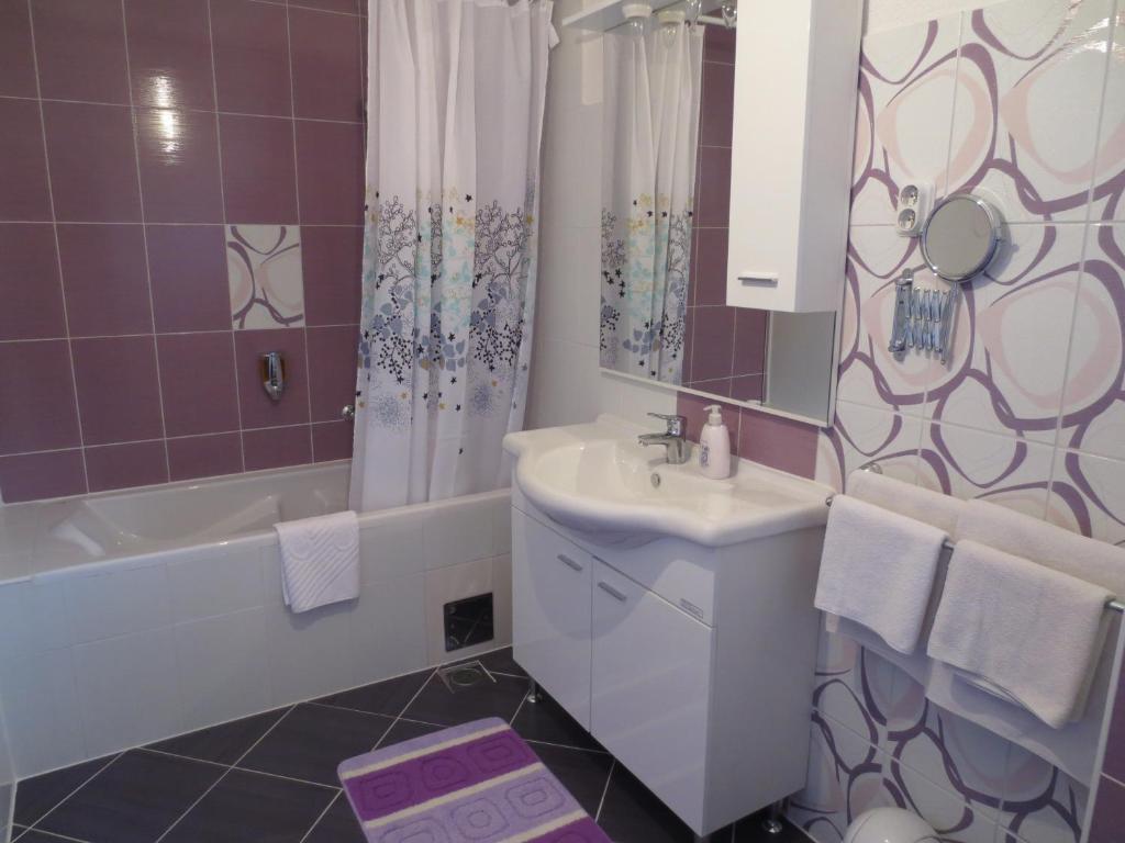 House Katja Hotel Йезерце Екстериор снимка